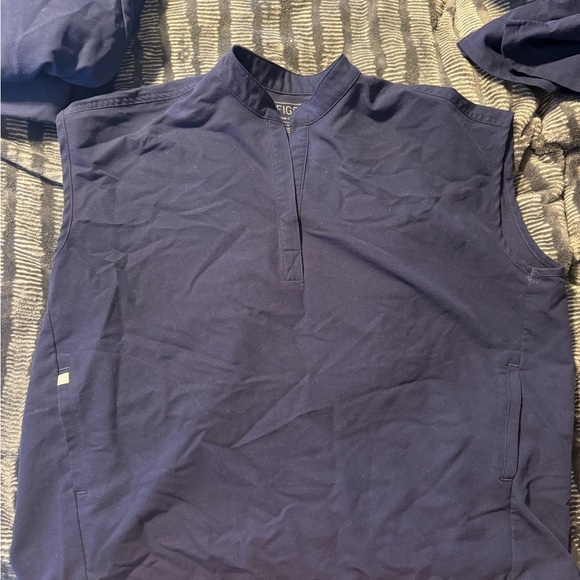 Figs Women's Top in Navy Blue - Picture 1 of 4